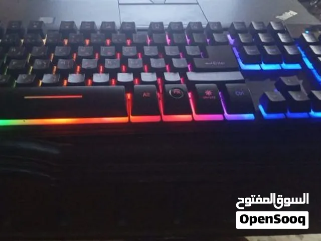 كيبورد ألعاب RGB للبيع – شبه جديد مع الكرتون الماركة: ZYG الموديل: ZYG-800 الحجم : كبير