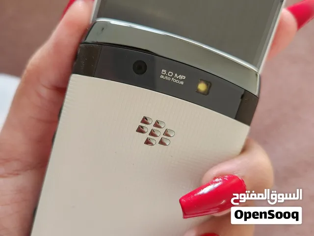 BlackBerry Torch 9810 white  color