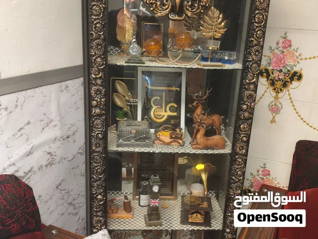 سلام عليكم ڤاترينا مستخدمة كلش نظيفة الغرض من البيع سبب عدم وجود مجال في المنزل للبيع مع غراضها شلع