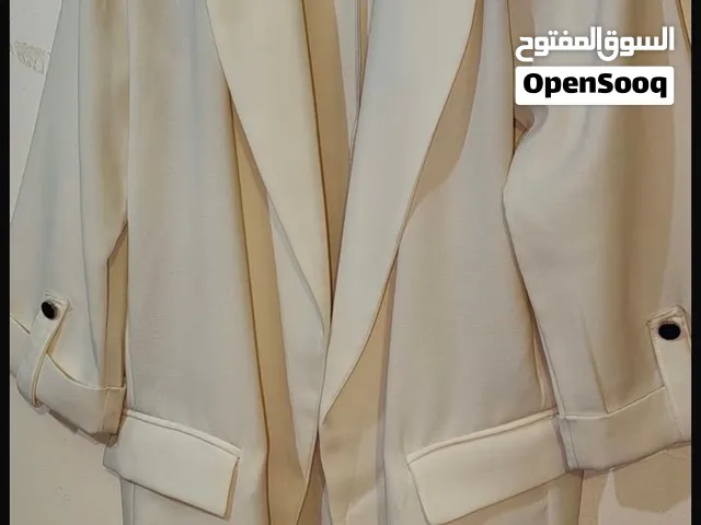 ملابس نسائية اي قطعه 4 د.ك