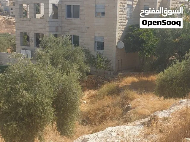 بيت مستقل للبيع منطقه بيت ساحور أرض نص دونم نظام امريكي وقابل لتغيير 130م كل طابق الاول مطبخ صالون ص