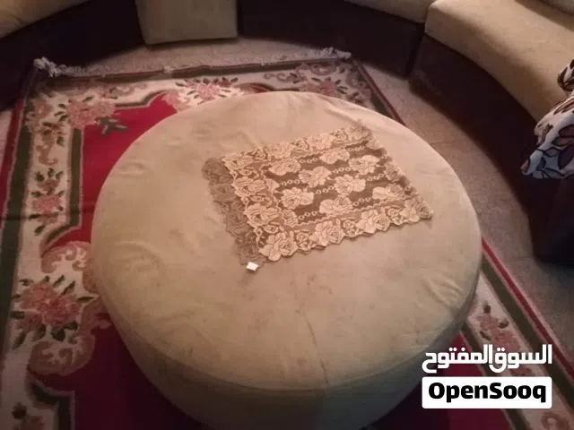 ترابيزات للركنه او الانتريةممتازين  للبيع
