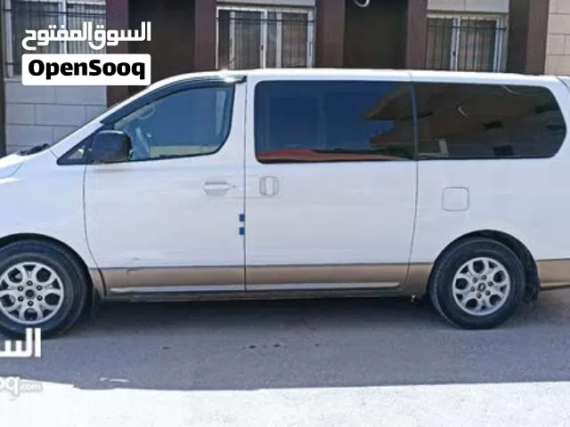 باص هيوداي H1 2015 بدون سائق