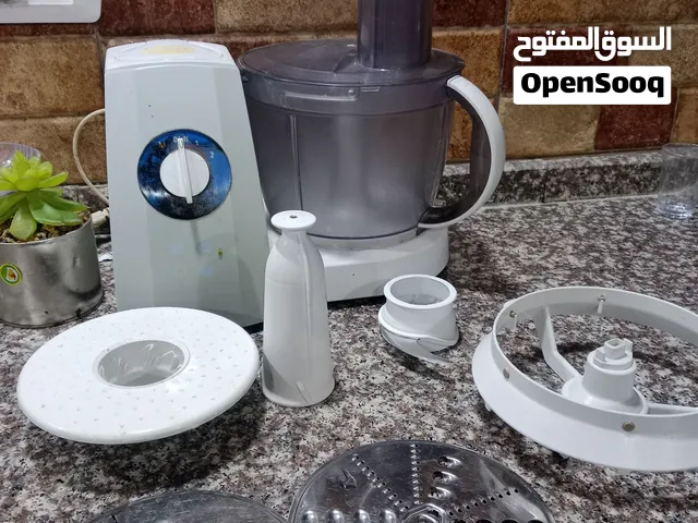 محضرة طعام مع مبرشة