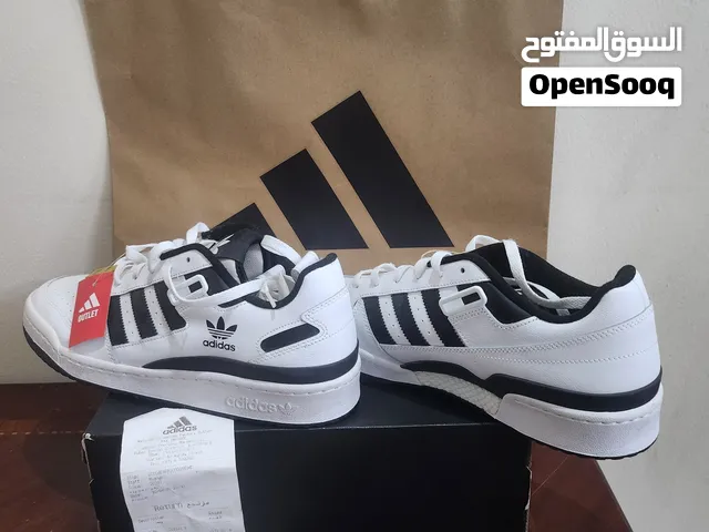 Adidas Forum Low / Forum Low CL in the White / Black colorway.