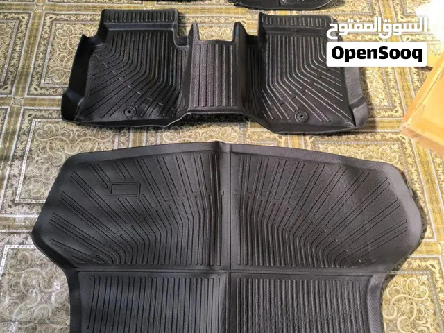 أرضيات سيارة