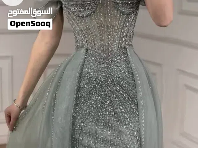 فستان سهرة للبيع ، مقاس 12 M