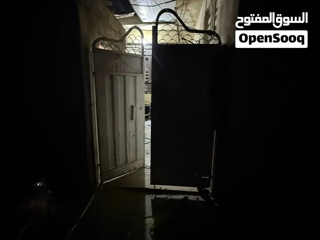 بيت في كربلأء  يبعد عن الامام 10دقايق عامود 128 ع طريق الزوار