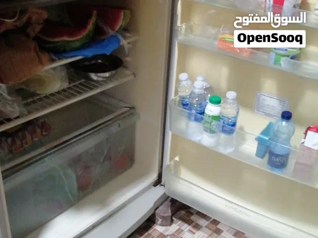 ثلاجة كبيرة بحالة ممتازة