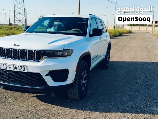 2025 Jeep Grand Cherokee, Laredo