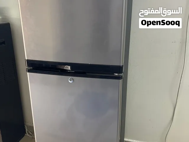 ثلاجه متوسطه للبيع