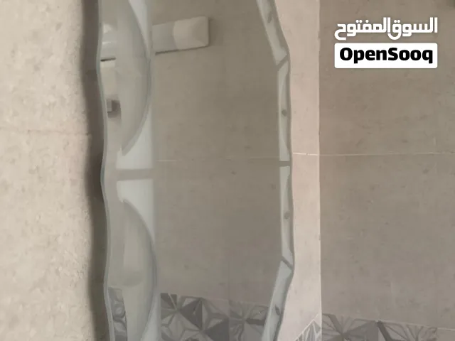 مرايا حائط