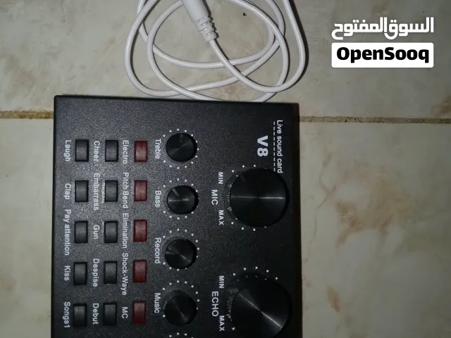 مكسر v8 للبيع مع ميكروفون البيع ضروري جدا بسبب ظروف صعبه