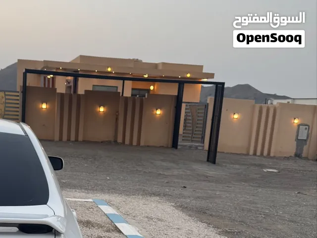 للايجار البيت جديد مامسكون بعده وموقع هادي وجميل