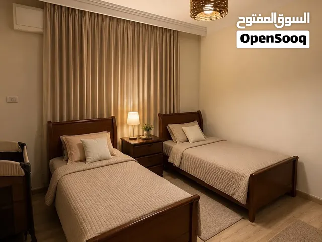 غرفة نوم خشب كاملة للبيع 3 أسرّة + خزائن + تسريحة ومراية + علاقة ملابس