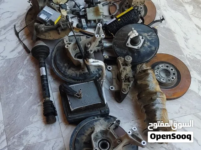 قطع غيار مستعملة أصلية خاصة بسيارة نوع باسات 2008.