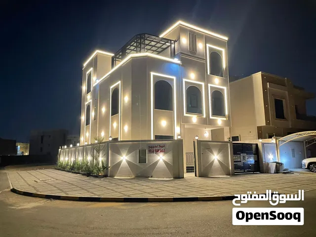 Stone-clad corner villa for sale in the Al-Amra area.  للبيع فيلا زاوية ملبسة حجر في منطقة العامرة