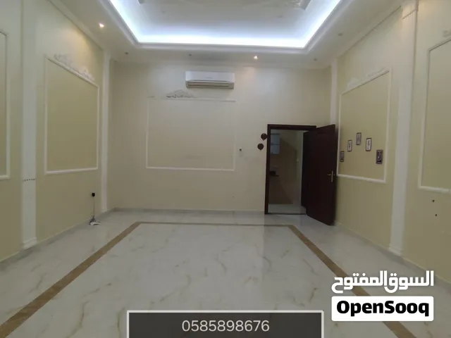 للإيجار استيديو وحمام ومطبخ مدخل خاص في الصاروج 2100 شهري شامل