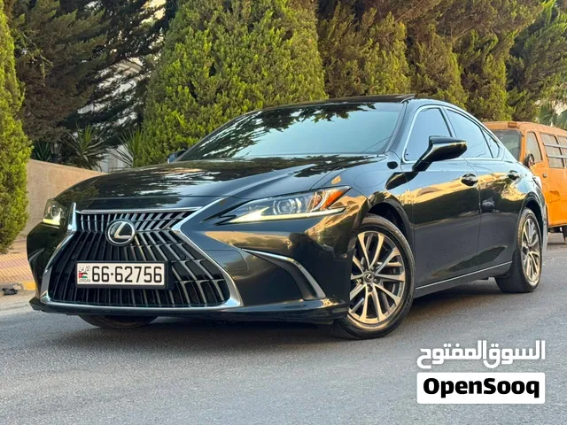 لكزس es 2022 لون اسود 7 جيد كلين تايتل