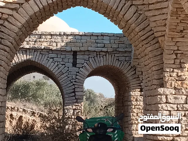 درّاجة ابريليا مستعملة موديل 2022 بمحرك 250-499 سي سي بحالة جيدة