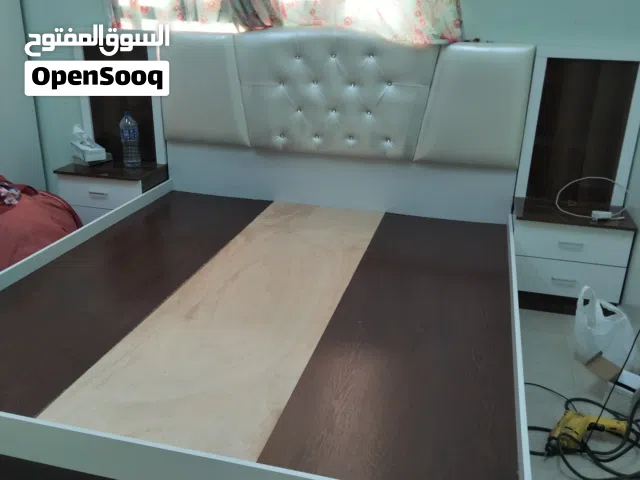 Home carpenter  نجار اثاث  تصنيع وتركيب الأثاث: غرف نوم، طاولات، كراسي، وخزائن حسب الطلب.