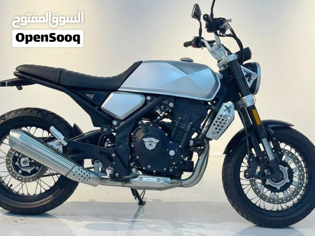 Brixton GK500 Twin-Cylinder Balanced Power (sport motorcycle, دراجة نارية رياضية، ستريت فايتر)