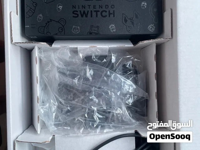 ننتندو  سويتش وياه الكود حالته ممتازه نظيف ب قراطيسه بس يبيله شحن وقت اطول لان لي شهرين مافتحته