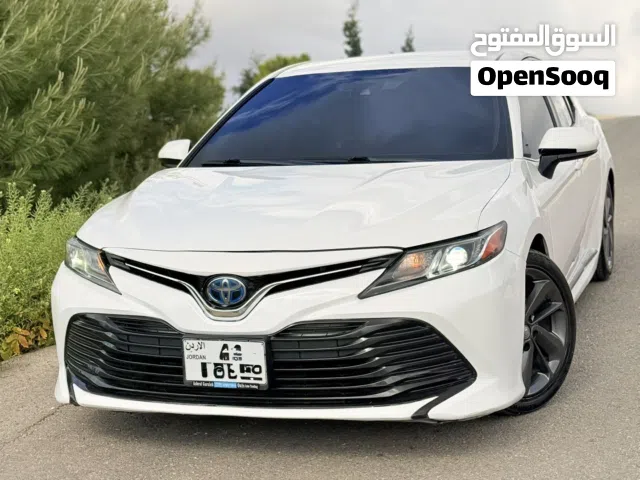 Sedan Toyota in Salt