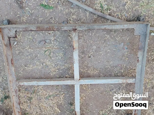 قاعدة ثلاجة متحركة تفصال قوية كلش بسعر مناسب شوف الوصف