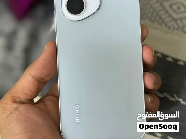 هاتف هونر 200 نظيف جدا ذاكره 512 رام 12 الجهاز مكفول من كلشي وياه كارتون و شاحنه الاصليه