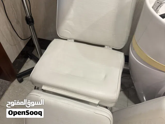 2 سرير مساج استخدام صالونات بحاله جيده