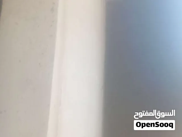 انا صنايعي بمهنة مبيض محارة من الصعيد مقيم بشتغل بالقاهرة شاطر وخبرة في جميع شغل المحارة والتشطيبات