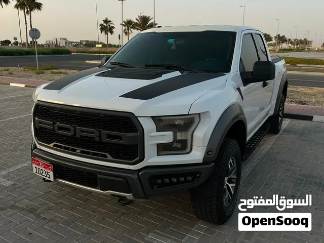 Ford raptor... Model 2018...gcc specifications... Personal use no accidents