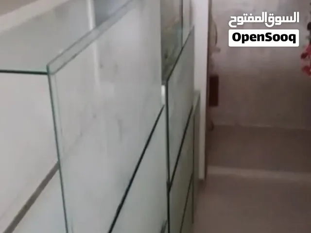 طاولات عرض للعرض