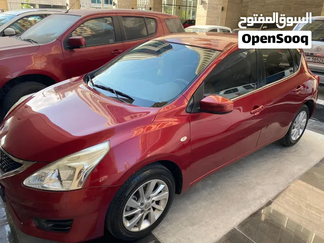 Nissan tiida