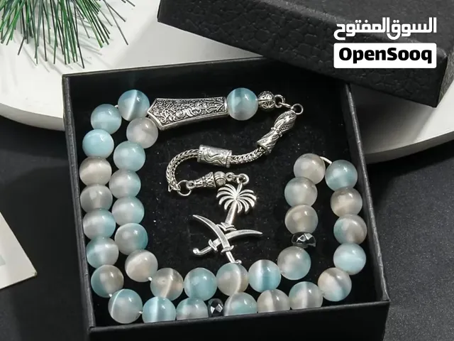 يتوفر على طلب