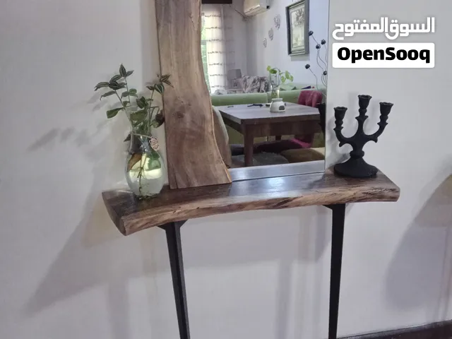 كونسول خشب جوز طبيعي مع مرآة – تصميم مميز وأنيق