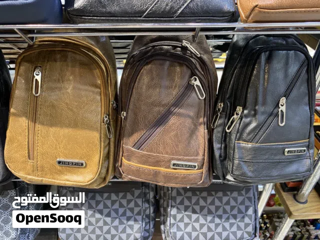 شنط رجالي منوع مع حزام كتف متوفر القماش والجلد قياس مختلف متوفر لون بني عسلي اسود متوفر توصيل