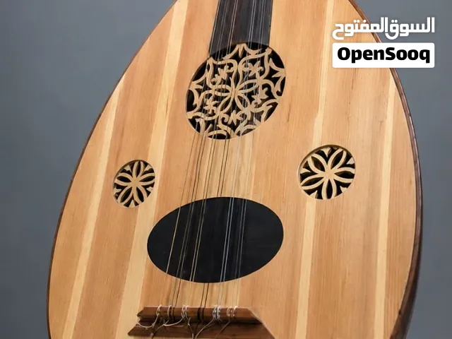 عود تعليمي فاخر بحالة ممتازة جدا للبيع