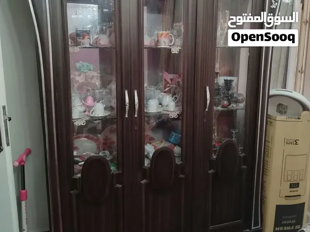 دولاب نيش مستعمل خشب زان حاله ممتازه بدون اي خدوش عموله