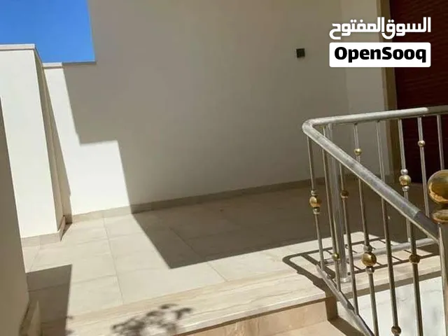 مبني تجاري من دورين مفصولات يصلح لشركات عيادات ف زناتة