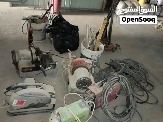 معدات للبيع