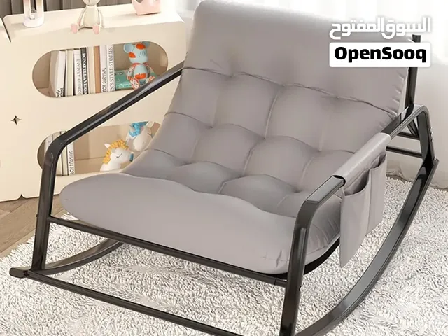 كرسي هزاز مريح مزدوج الذراعين مع جيب جانبي