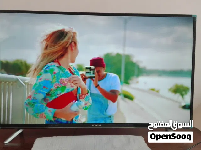 للبيع شاشه سمارت هيتاشي الاصليه
