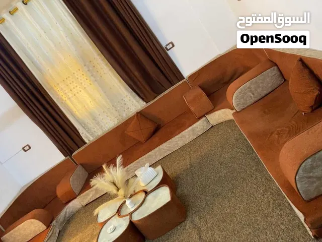 غرفه جلوس  مع شاشه مع مرحه سقف كله مع برادي والجسور كله باستثناء سجاده بسعر حرق