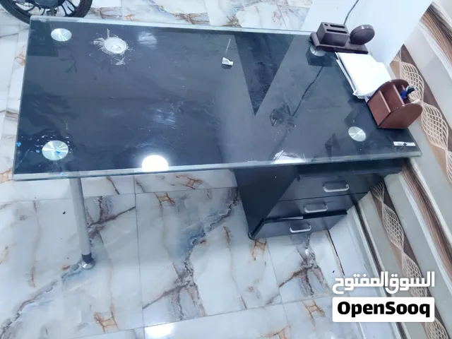 ميز مكتبي للبيع