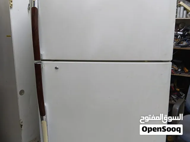 ثلاجه كبيره نظيفه وممتازه جدا بدون اعطال(LG)قابل للتفاوض