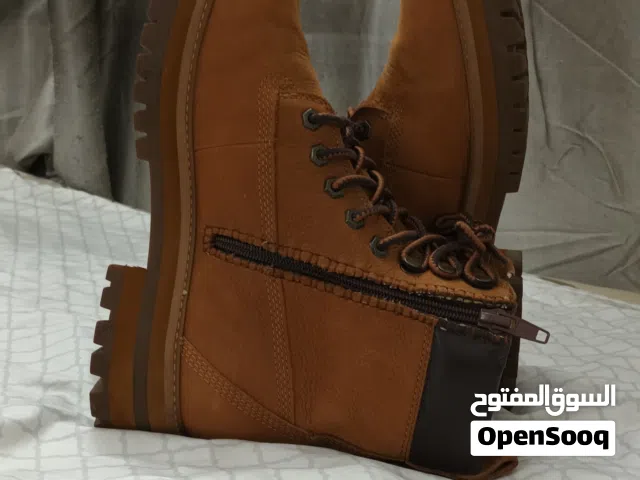 إقرأ الوصف) بوت ماركة تمبرلاند(Timberland) العالمية قياس 43 جلد طبيعي مقاوم للماء ب 105 ألف دينار
