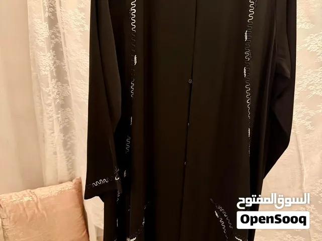 عبايات فخمة وجلابيات وقمصان