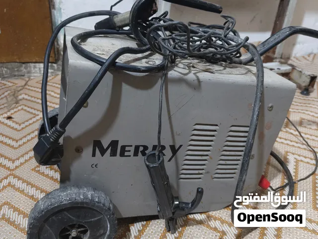 ماكينه لحيم للبيع نظيفه مشتغله أقل من 10 مرات بيها مجال قليل